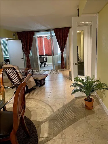 5005 Collins Ave Photo 1