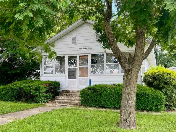 243 W Wolfe St, Sullivan, IN 47882