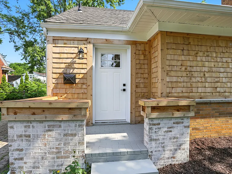 1808 W Twelve Mile Rd — Photo 21