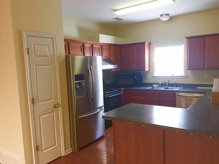 1245 Isle Bay Dr — Photo 3