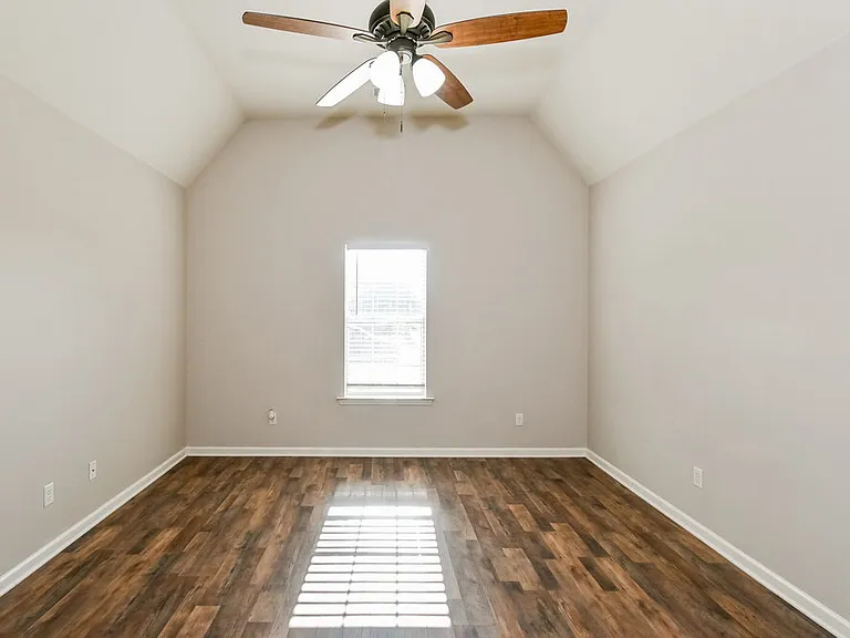 8873 Lezlarken Ln — Photo 9