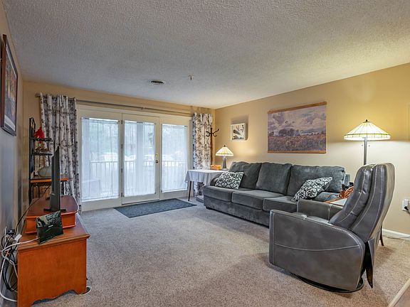3rd image of 6 Mayfair Lane #104
