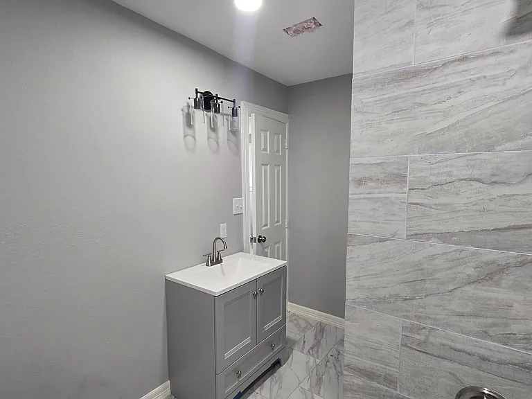 8654 Tilgham St — Photo 5
