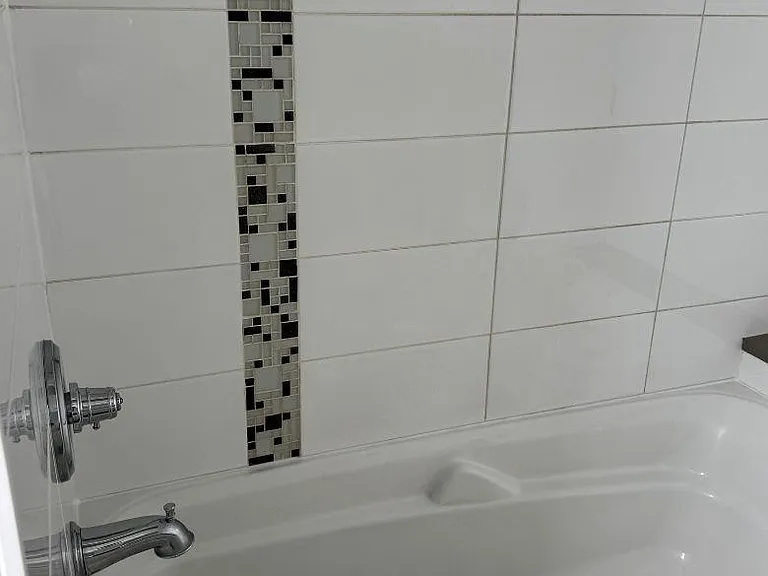 130 Lonsdale Ave #101 — Photo 12
