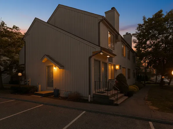 19 Somers Street #F9, Danbury, CT 06810
