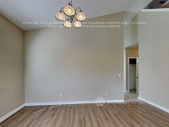 4th image of 1527 Diamond Falls Way