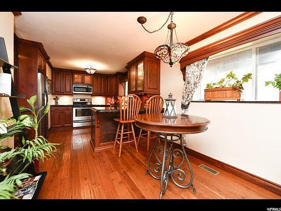 3rd image of 854 E Arnecia Ct Unit 10