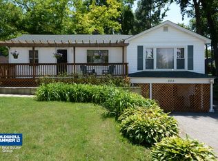 255 Indian Trl, Lake In The Hills, IL 60156