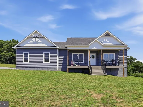 34 Hershel Ln, Hedgesville, WV 25427