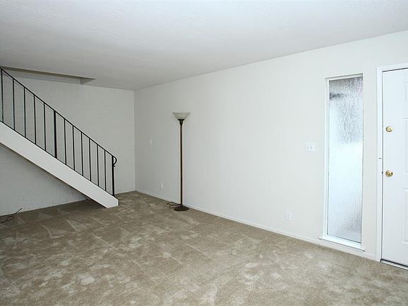 3rd image of 5585 Spinnaker Dr APT 2