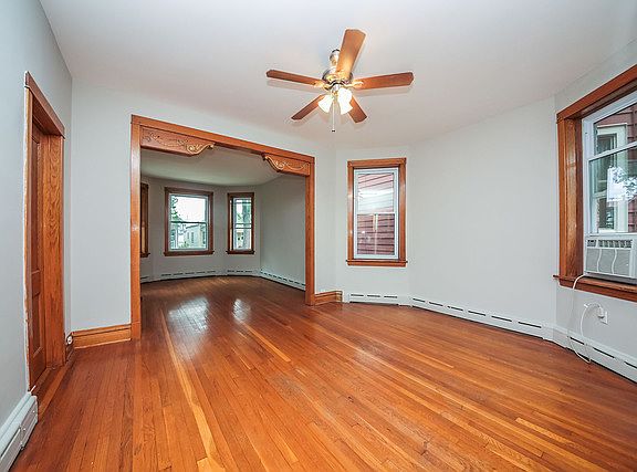 4th image of 3939 N Oakley Ave