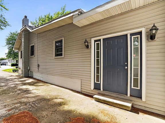 5th image of 1023 Evanston Dr