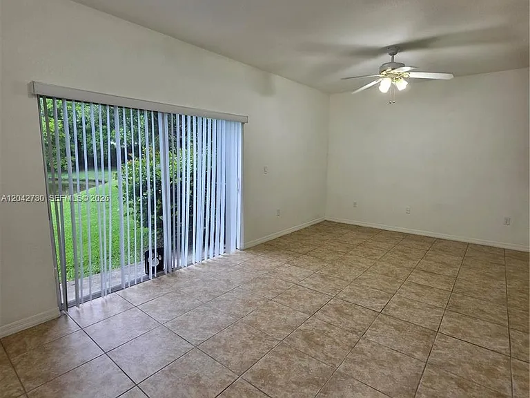 4906 SW 141st Ave #4 — Photo 12