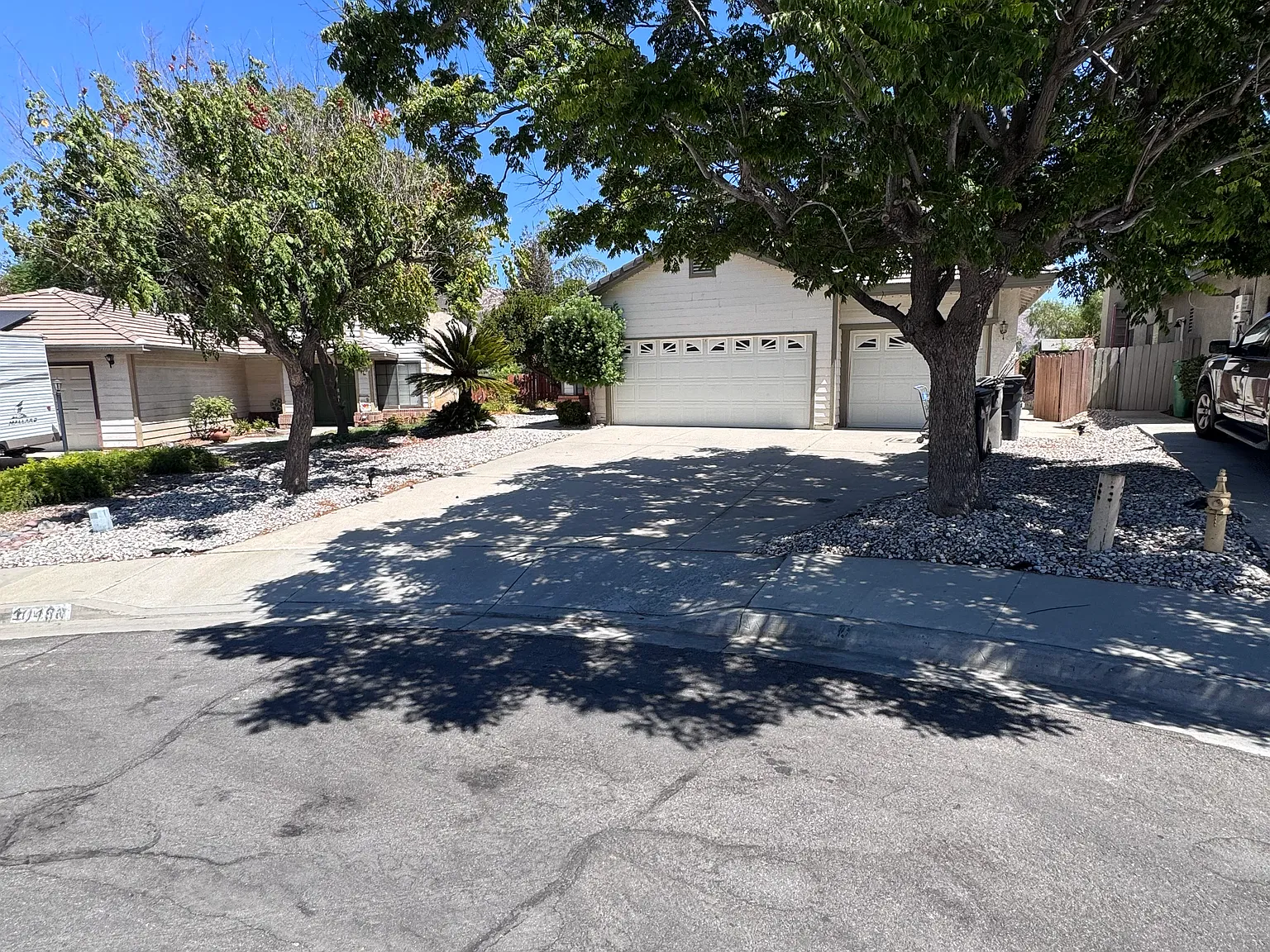 4 bed, 2358 sqft, $3,395 — Photo 2