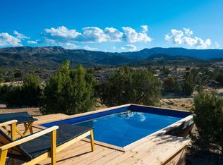 1102 Burlington Rd, Pioneertown, CA 92268