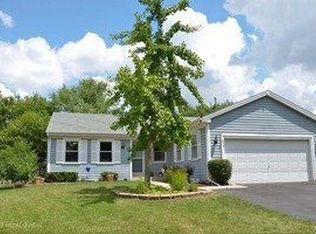 1359 Fountain Green Dr, Crystal Lake, IL 60014