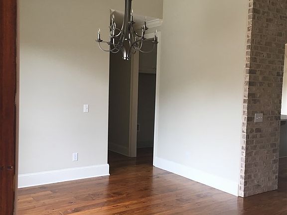 3rd image of 113 Wingspan Way