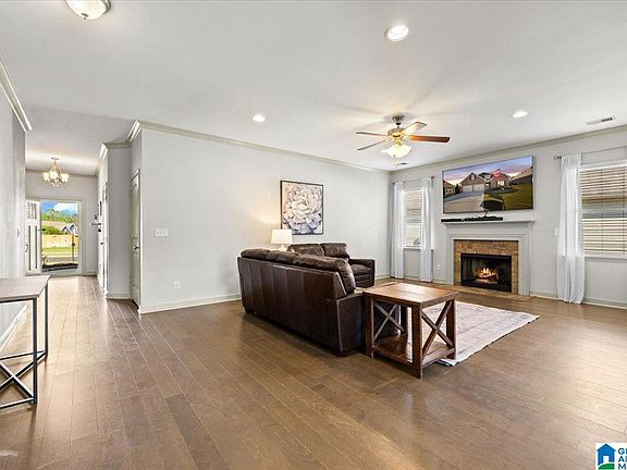 3rd image of 180 Sweetwater Way