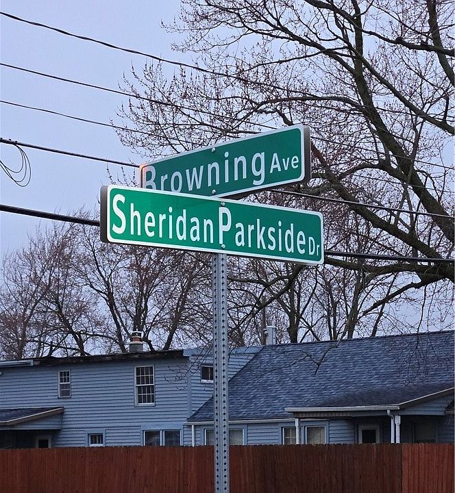 2nd image of 205 Sheridan Parkside Dr #18