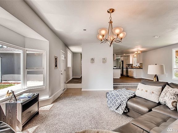 5th image of 12623 108th Avenue Ct E