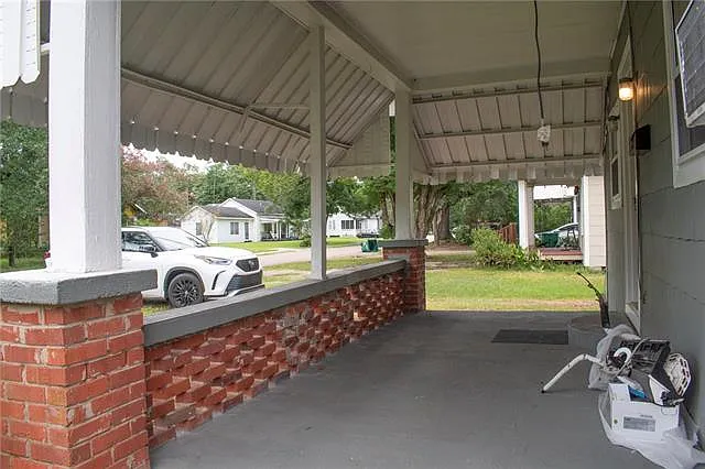 409 S Chestnut St — Photo 2