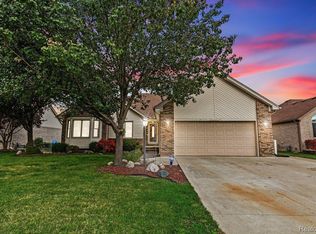 28547 Tiffin Dr, Chesterfield, MI 48047