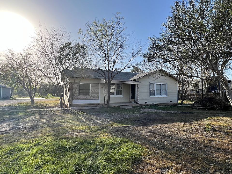 1st image of 207 Rainbow Dr
