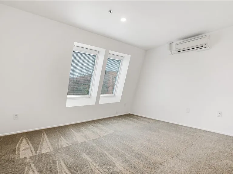 Kearney Court Apartments — Photo 17