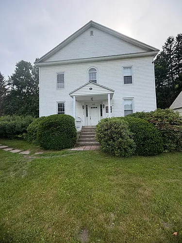 958 Main St #A Photo 1
