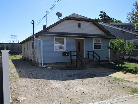 3rd image of 42 Mansfield Ave