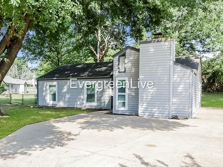 4084 Silverleaf Rd — Photo 2