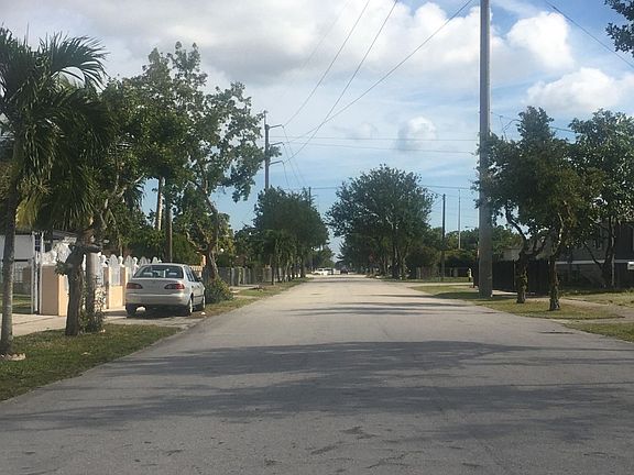 4th image of 2820 NW 179th St