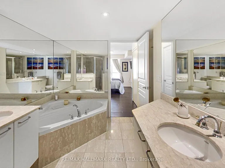 140 Simcoe St #Penthouse 09 — Photo 17