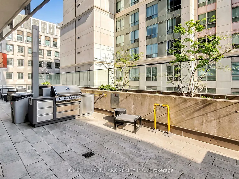 215 Queen St W #1603 — Photo 22