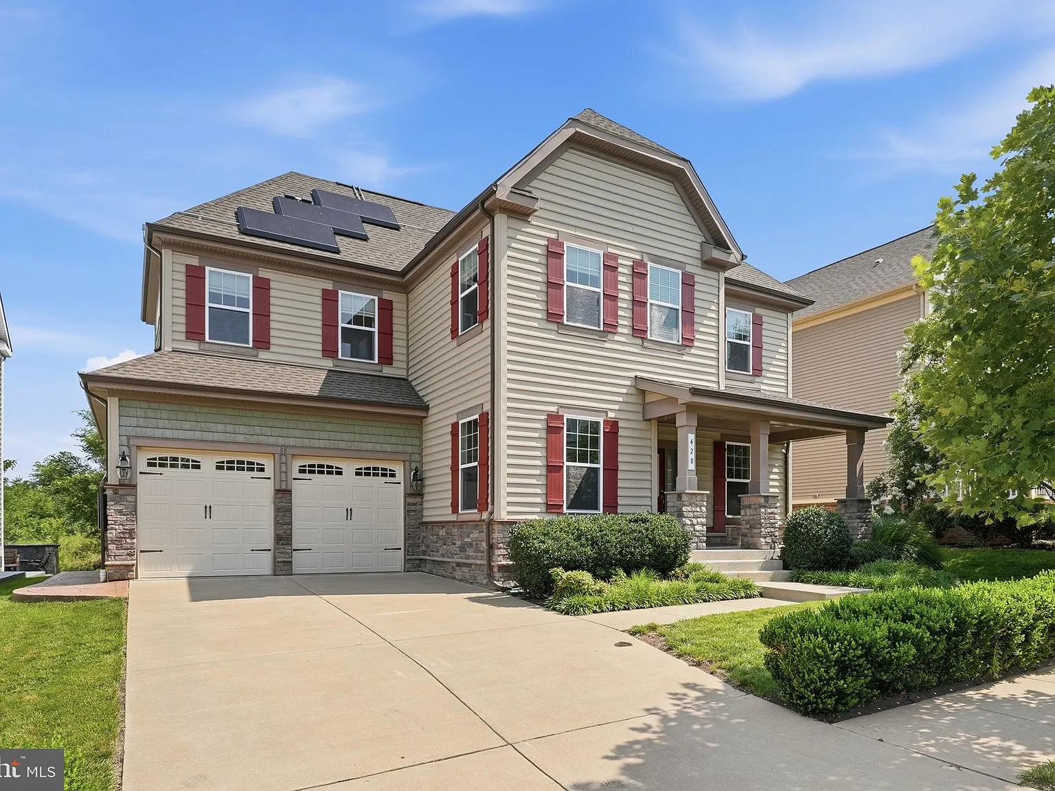 5 bed, 4.5 bath, 4861 sqft, $4,300 — Photo 1