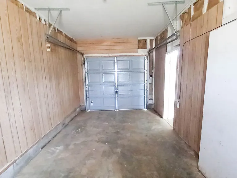 1225 W Garza St — Photo 3
