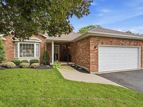 2nd image of 17 Oakridge Blvd