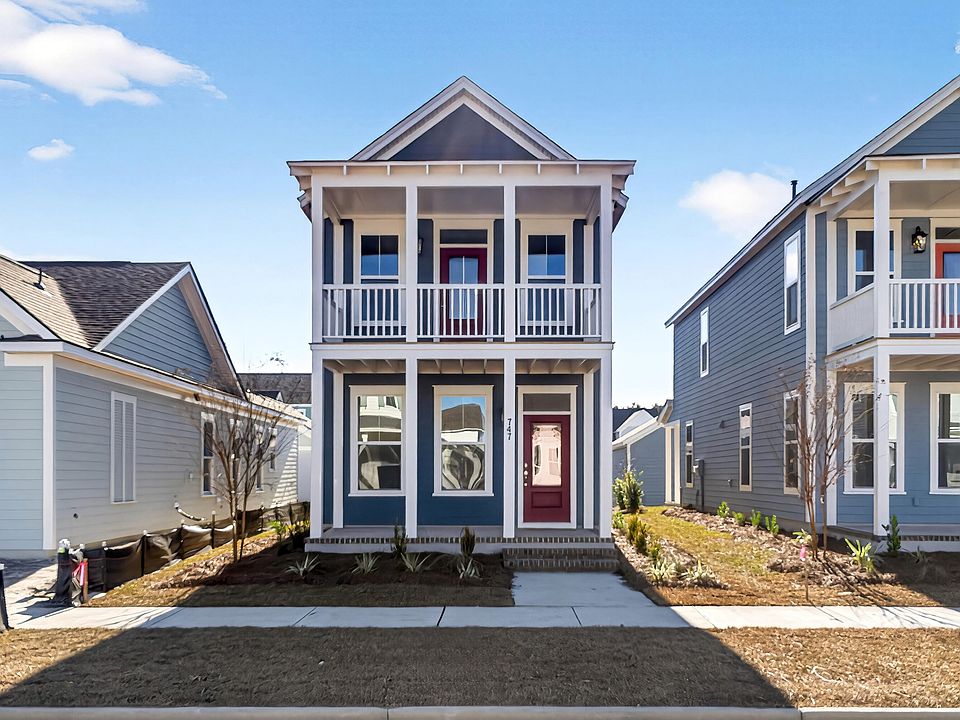 1st image of 747 Blueway Ave