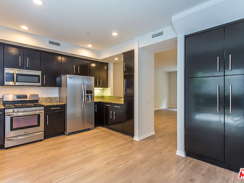 1st image of 10918 Morrison St APT 11