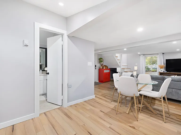 267 Green End Ave — Photo 9