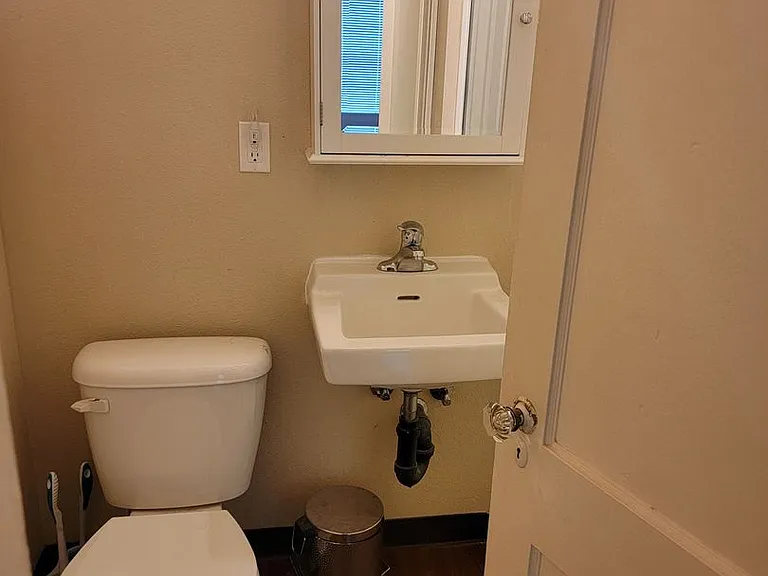 Avondale Apartments — Photo 118