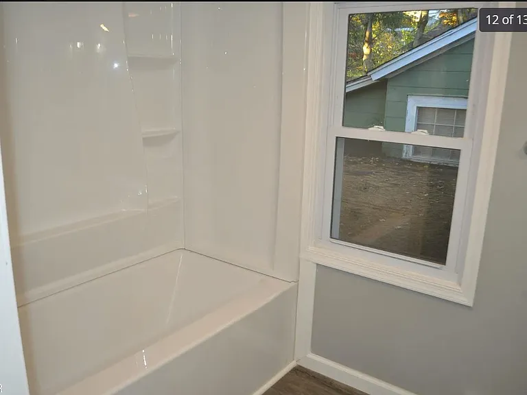 100 Green St #1 — Photo 12