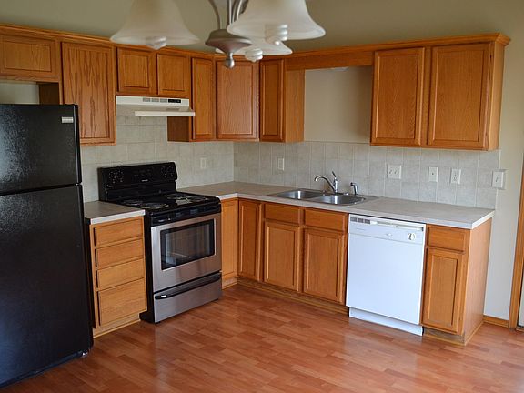 5th image of 3350 N Governeour Cir
