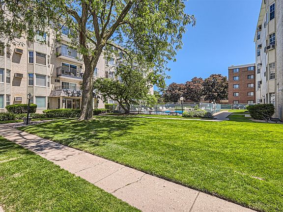 2nd image of 5510 Lincoln Ave Unit 208