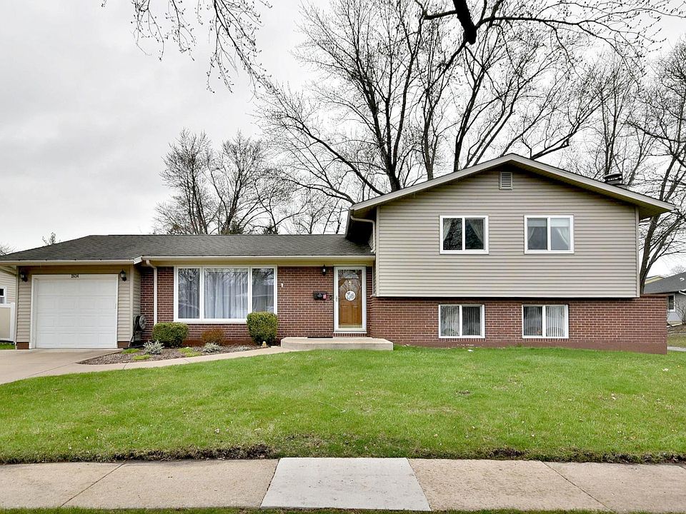1st image of 2634 Woodridge Dr