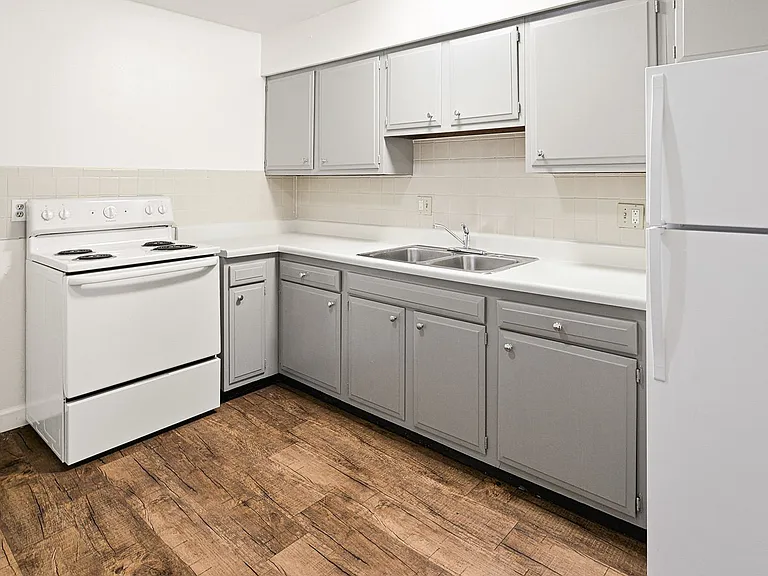 Metro Apartments at Wood River — Photo 29