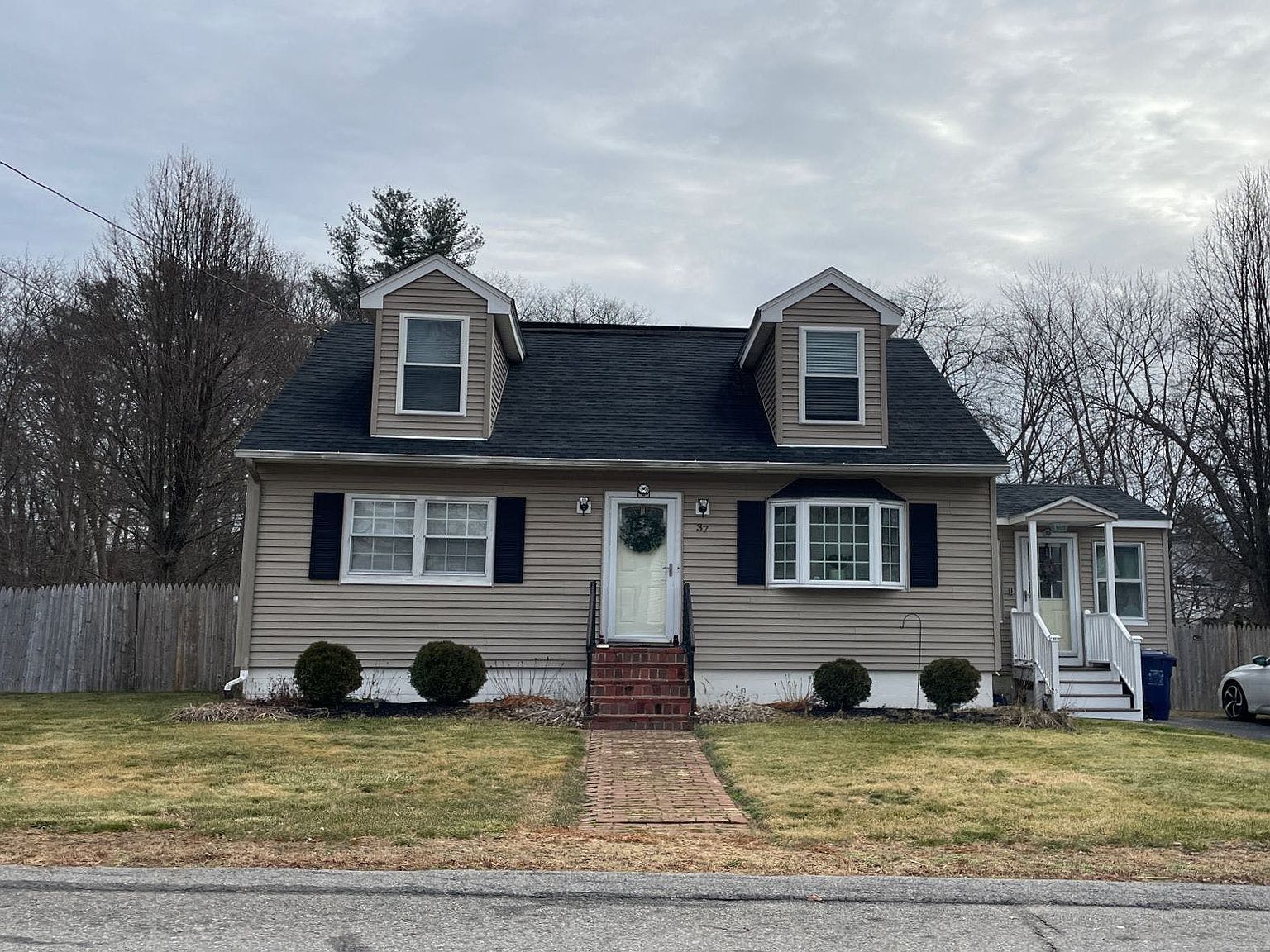 37 Robert St, Dracut, MA 01826 Zillow