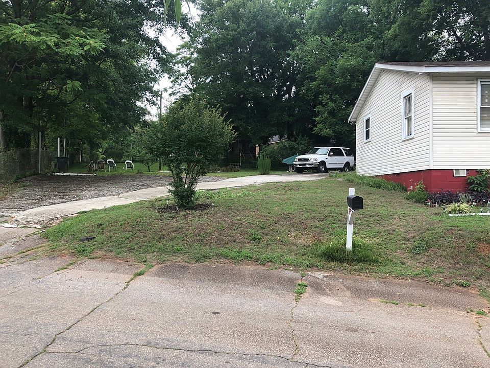2nd image of 208 Averill St