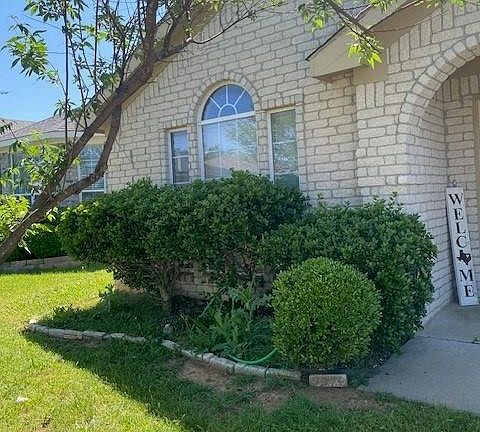 3rd image of 317 Shadow Grass Ave