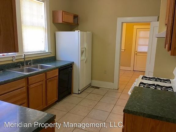 3rd image of 2281 York Ave